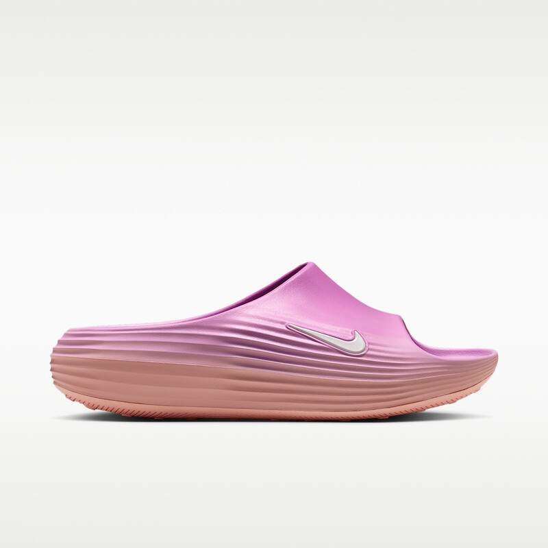 商品名 マテリアルMaterialピンク Nike ReactX Rejuven8 